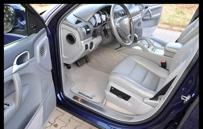 Porsche Cayenne cena 35900 przebieg: 199000, rok produkcji 2004 z Siedlce małe 704
